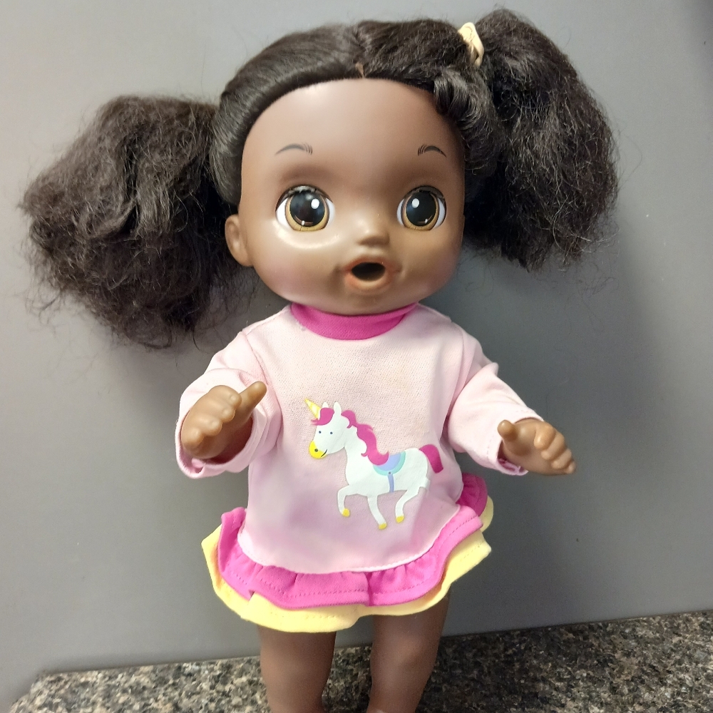 2016 African American Talking Baby Alive Doll.Original Outfit.Measures About 14"